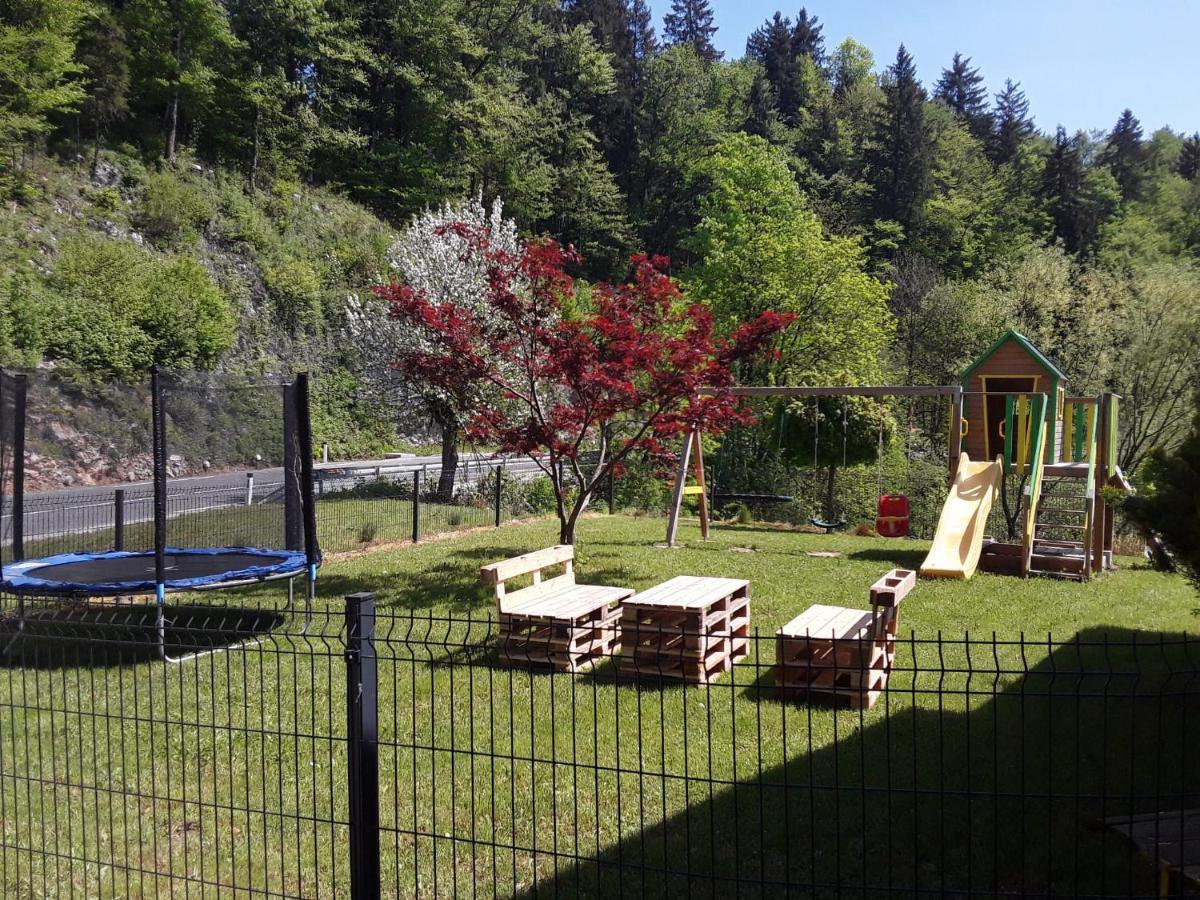 Apartmaji Tisa In Zana Rovte Екстер'єр фото