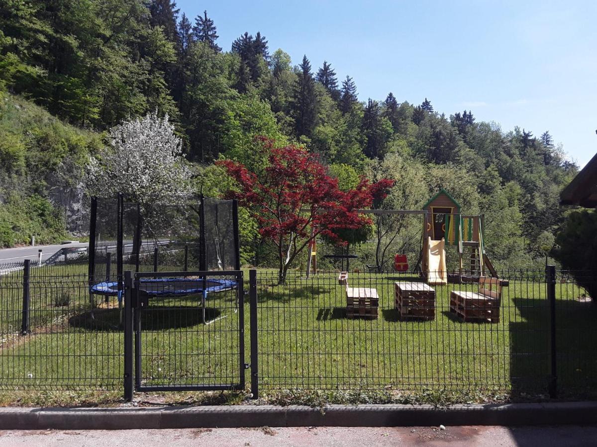 Apartmaji Tisa In Zana Rovte Екстер'єр фото